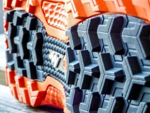 Semelle chaussure de randonnée crampons