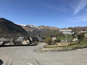 Castillon-de-Larboust sur la route du lac d