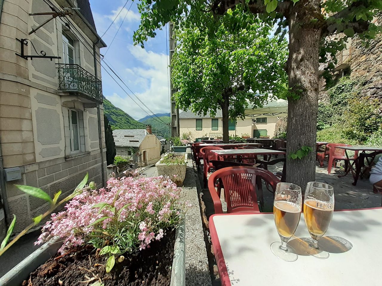 Melles ré-ouverture de l'Auberge du Crabère