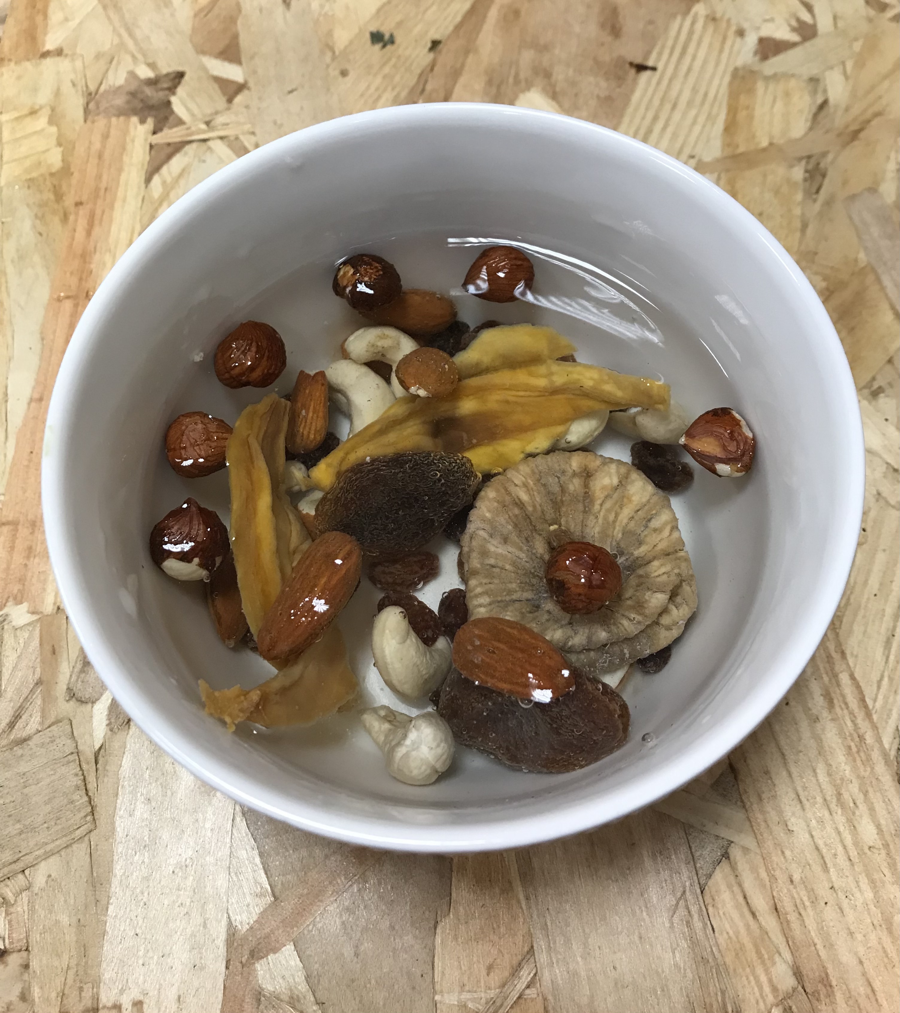 Pourquoi réhydrater les fruits secs les graines et autres oléagineux ?