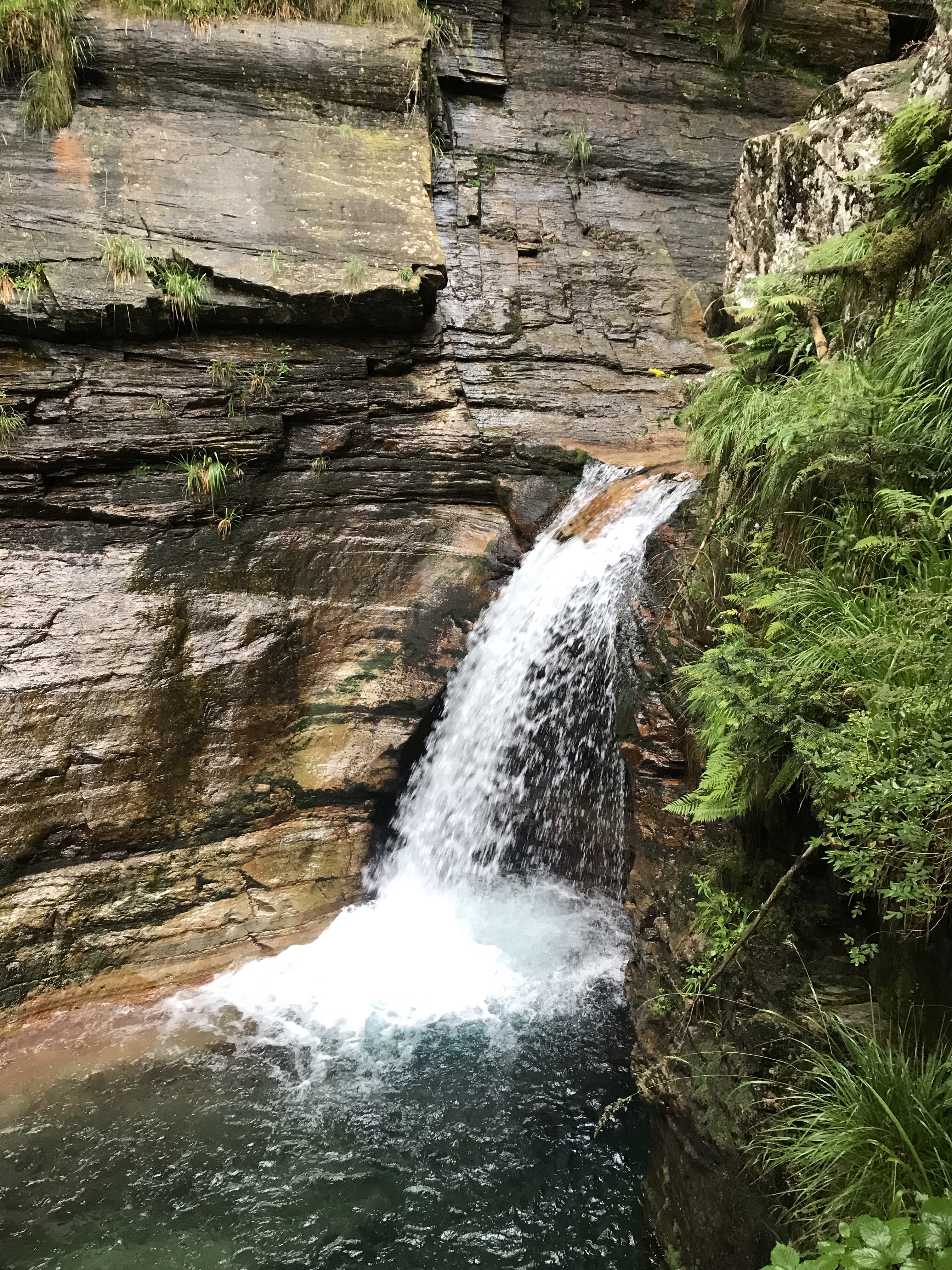 Le gouffre d'enfer et la cascade d'enfer dans la vallée du Lys