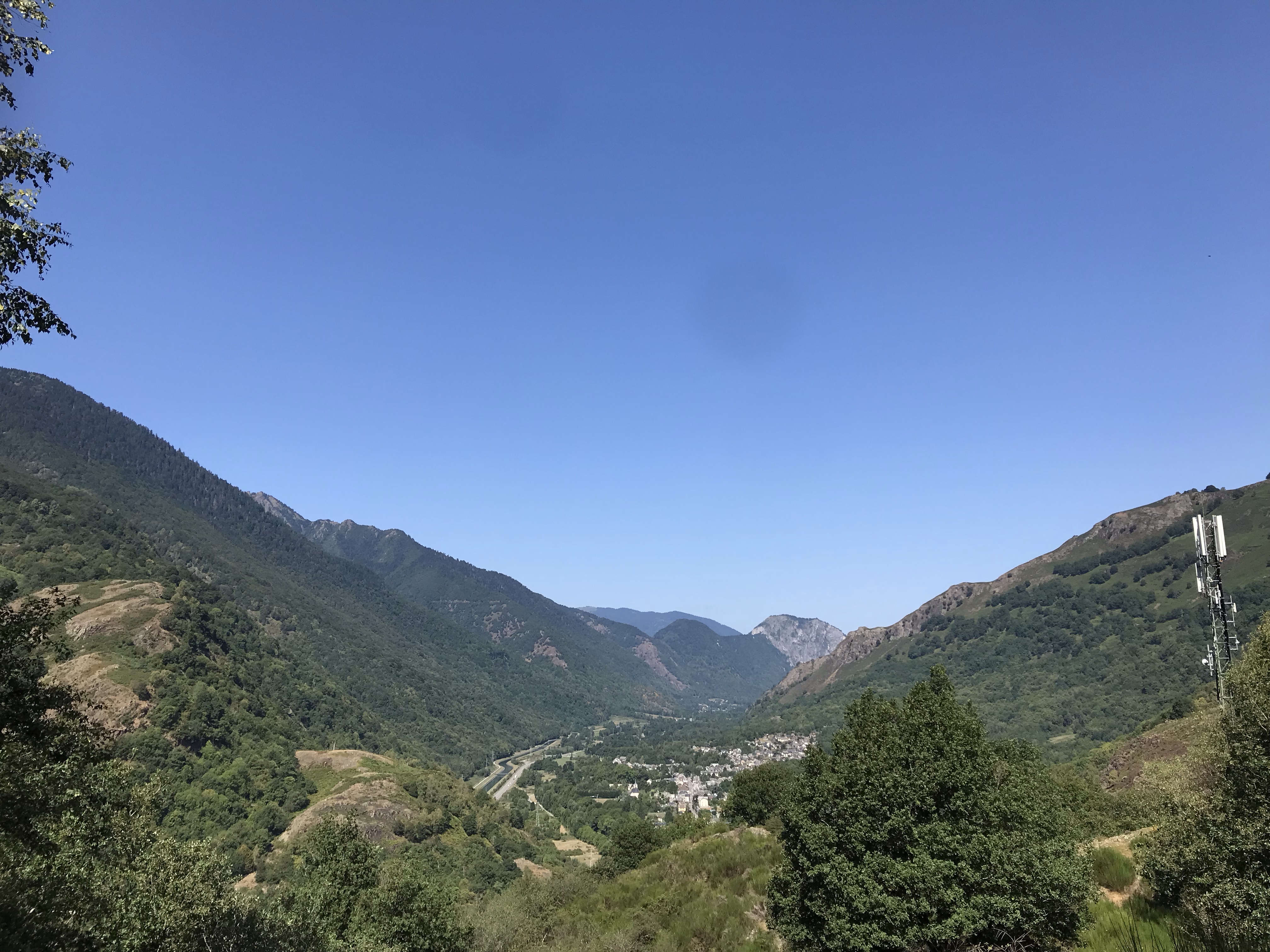 Une randonnée familiale à Melles avec un panorama sur la vallée de la Garonne