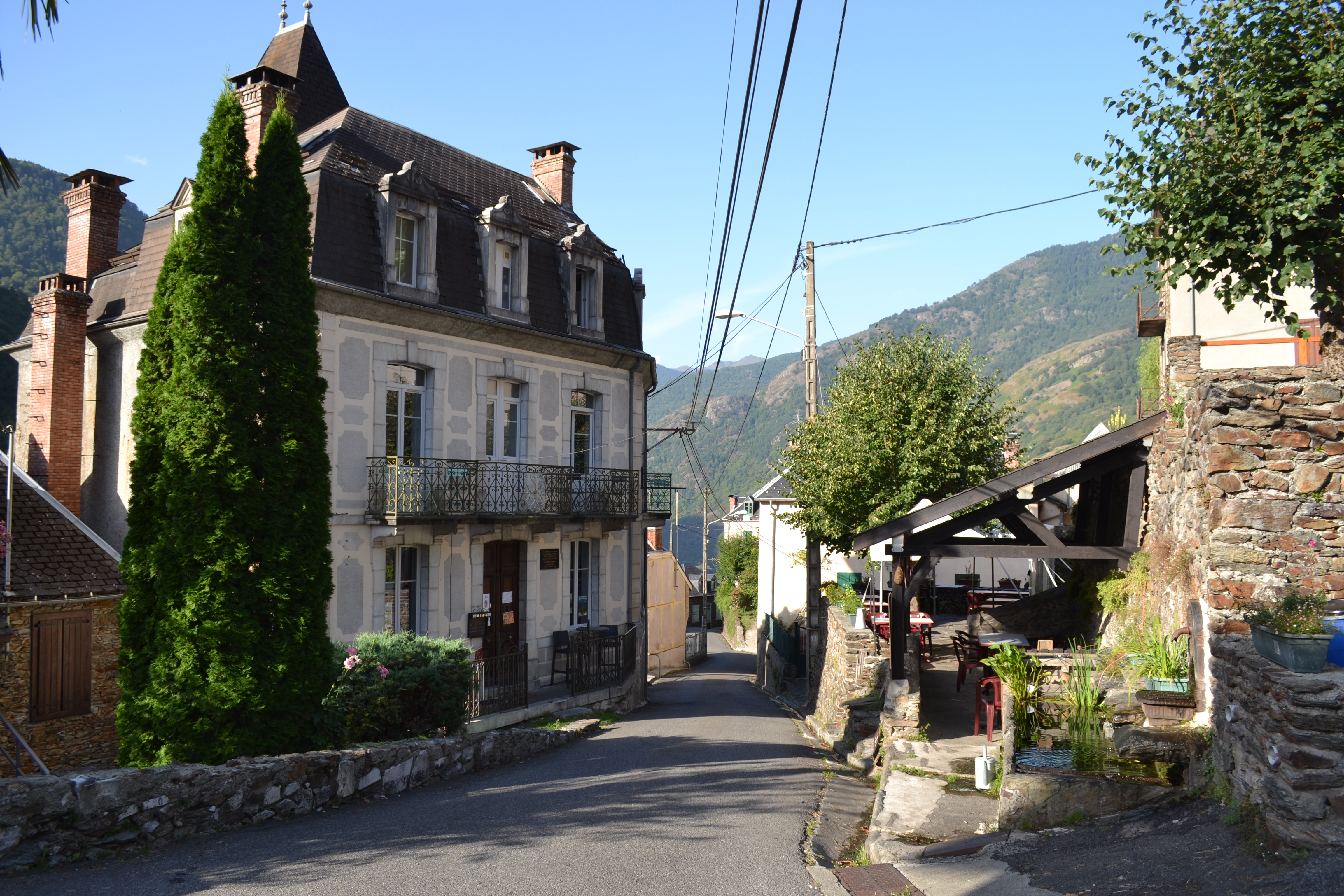 Un autre chemin pour l'auberge du Crabère à Melles