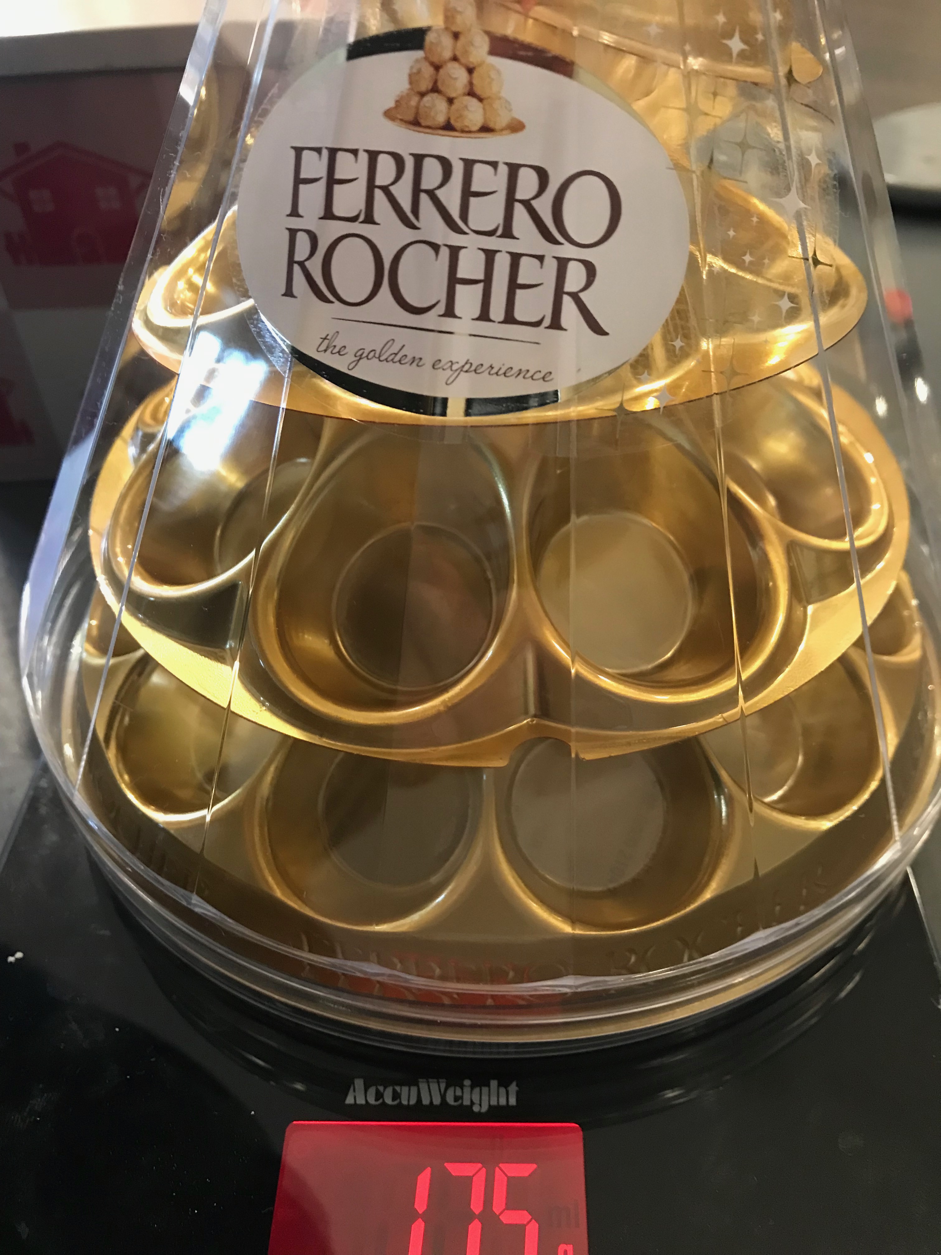 Ferrero Rocher, 175 grammes de plastique pour 350 grammes de "chocolat"