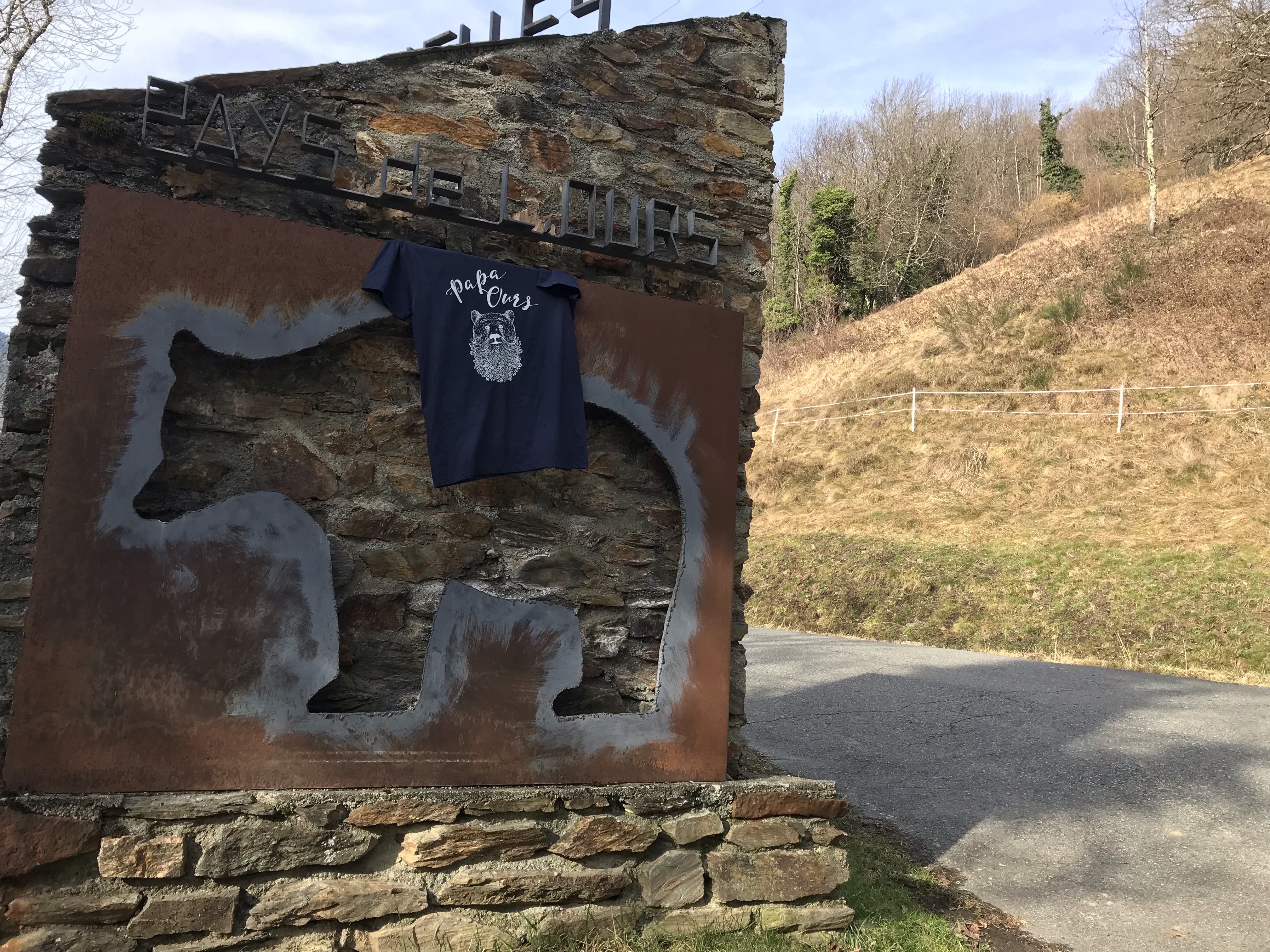 Le Roi du T-shirt et Papa Ours au Pays de l'Ours à Melles