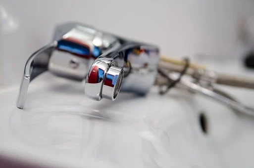 Comment trouver rapidement un plombier à Paris ?