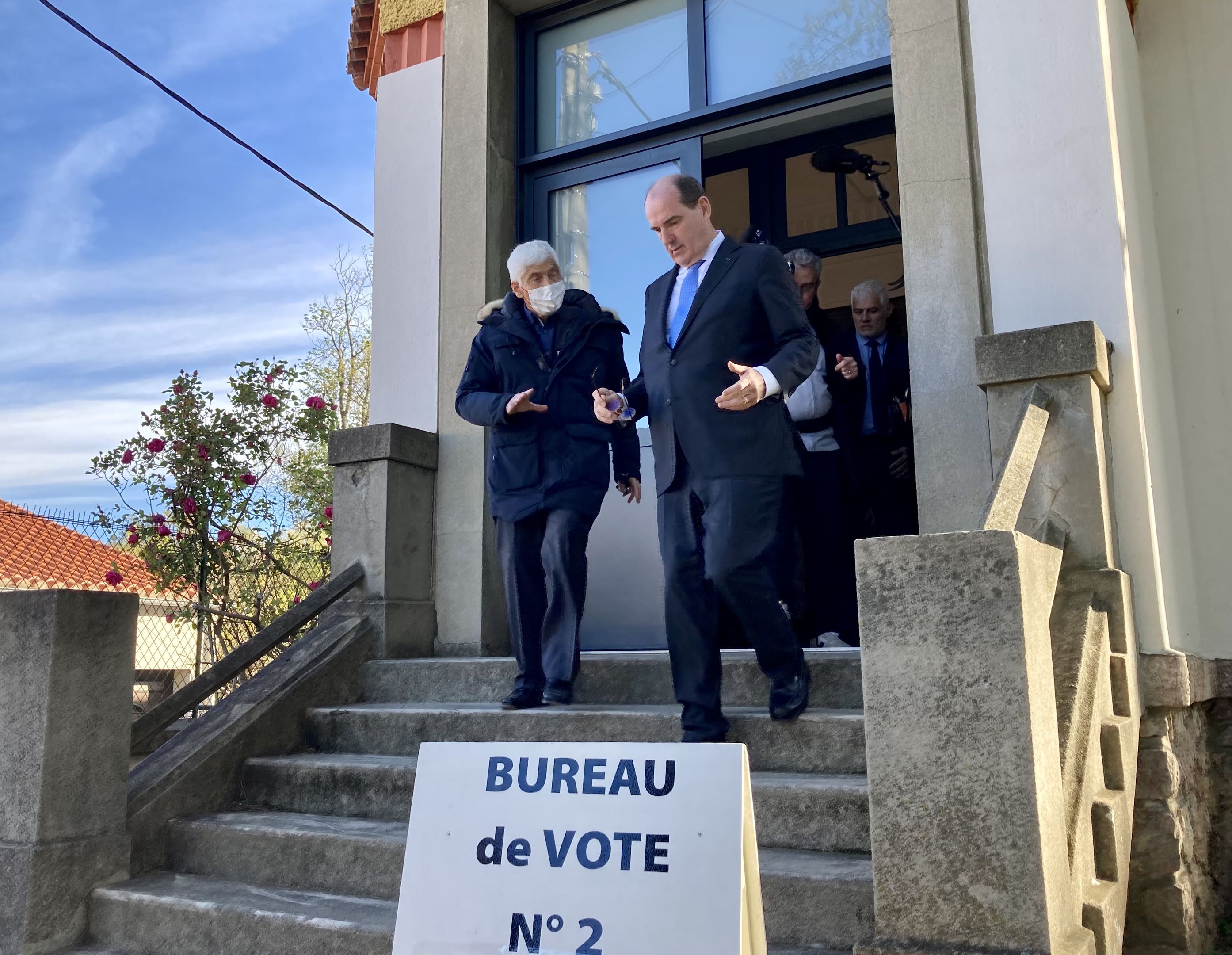 4 tonnes de CO2 pour aller voter et c'est normal ...