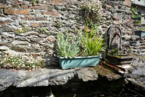 Fontaine Auberge du Crabère Melles