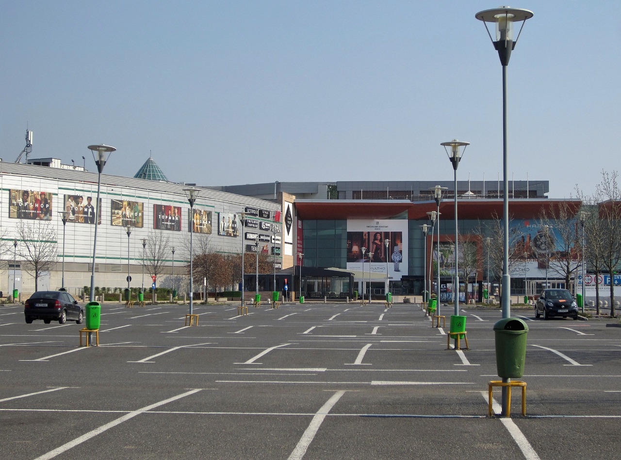 Détruire un espace gorgé de vie et de le remplacer par un parking de supermarché