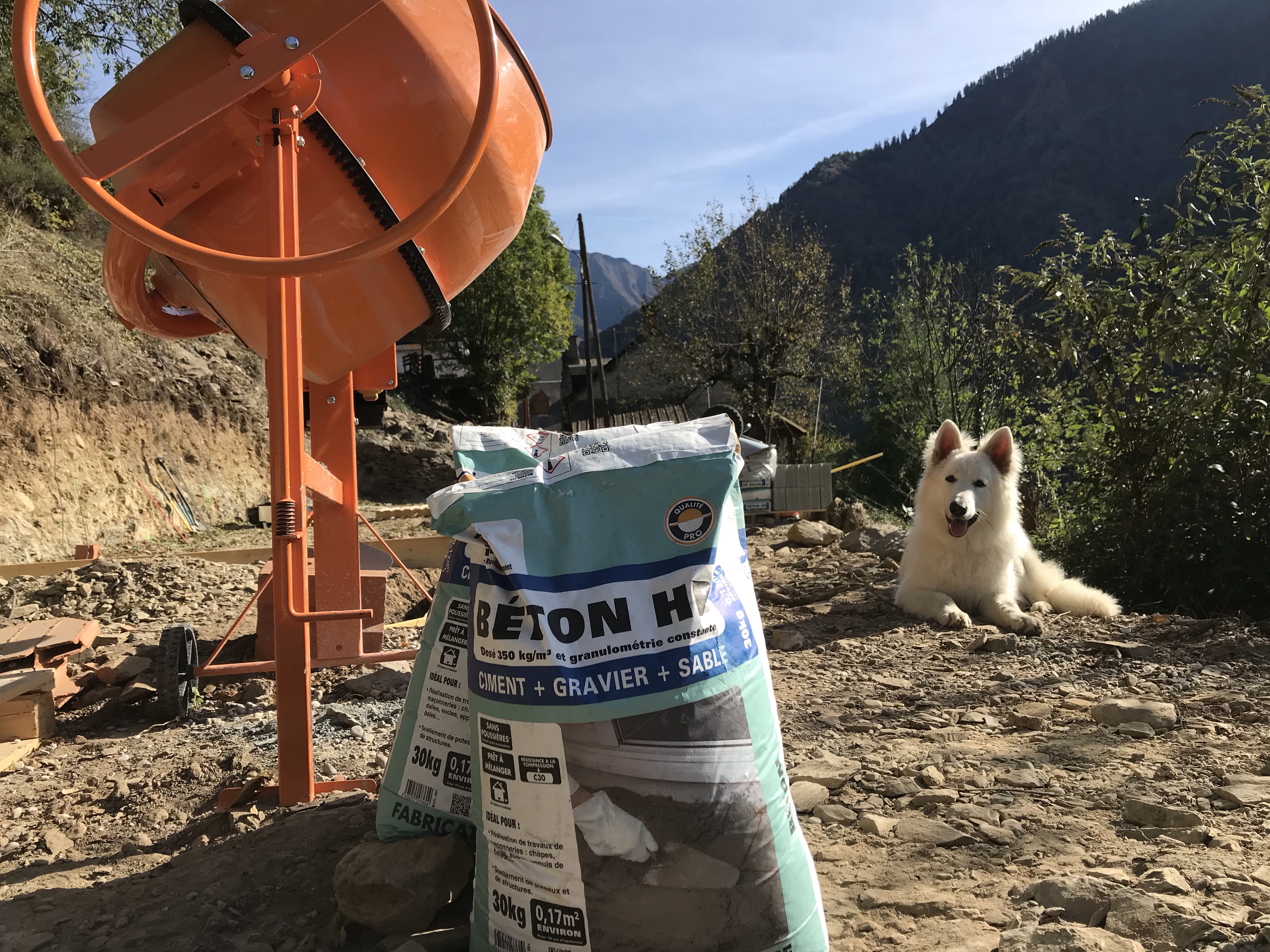 Comment couler les fondations de sa Maison à Ossature Bois en auto construction