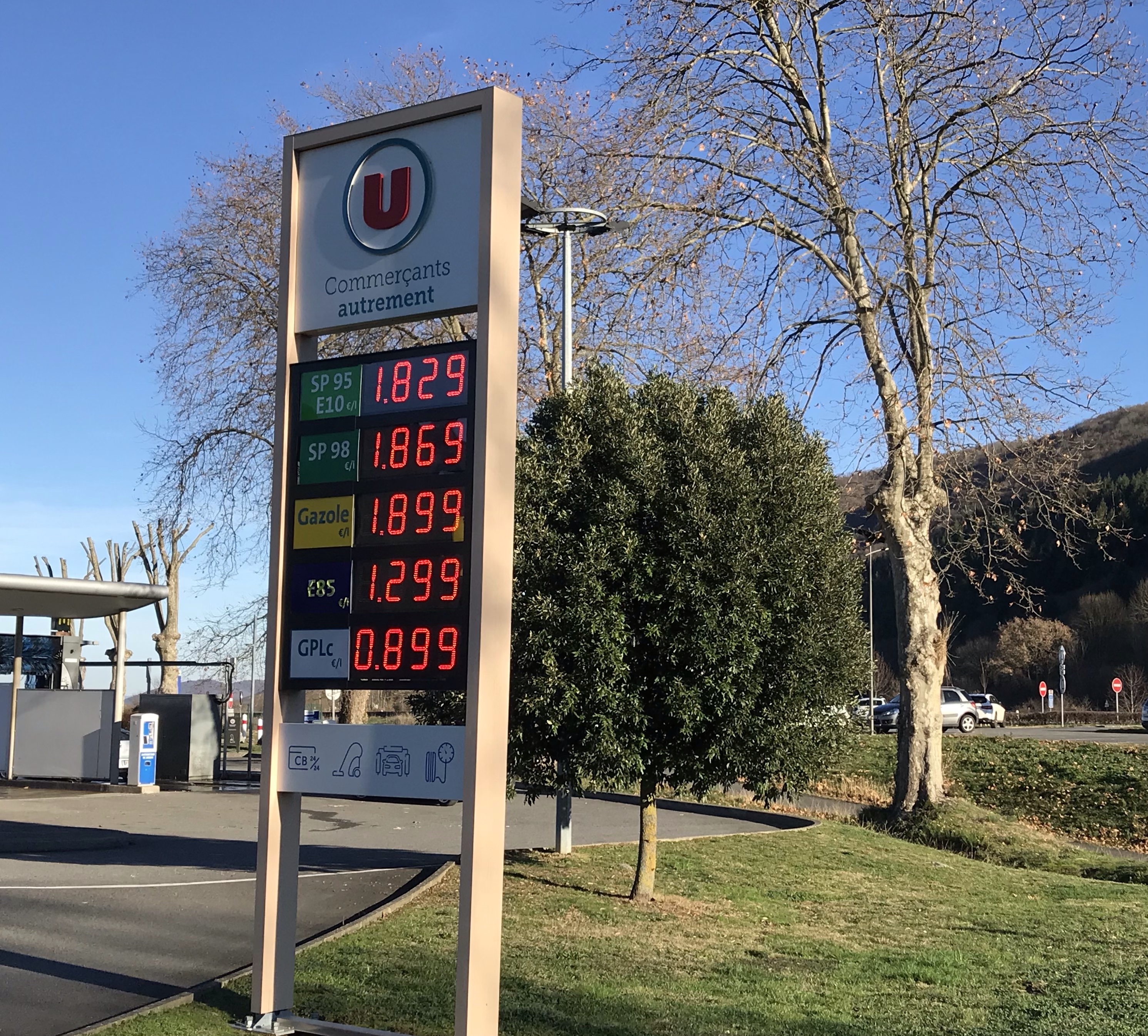 SuperEthanol E85 pourquoi un prix délirant en 2023 ?