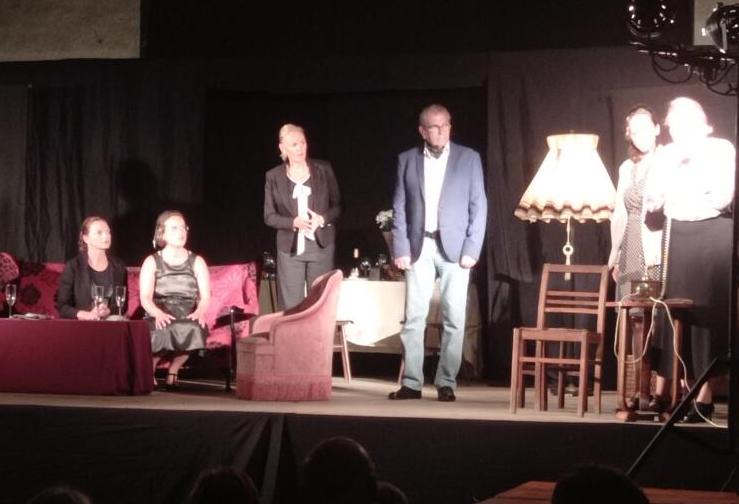 Théâtre à Fos : Énorme succès pour Le repas des fauves par la compagnie Comme si