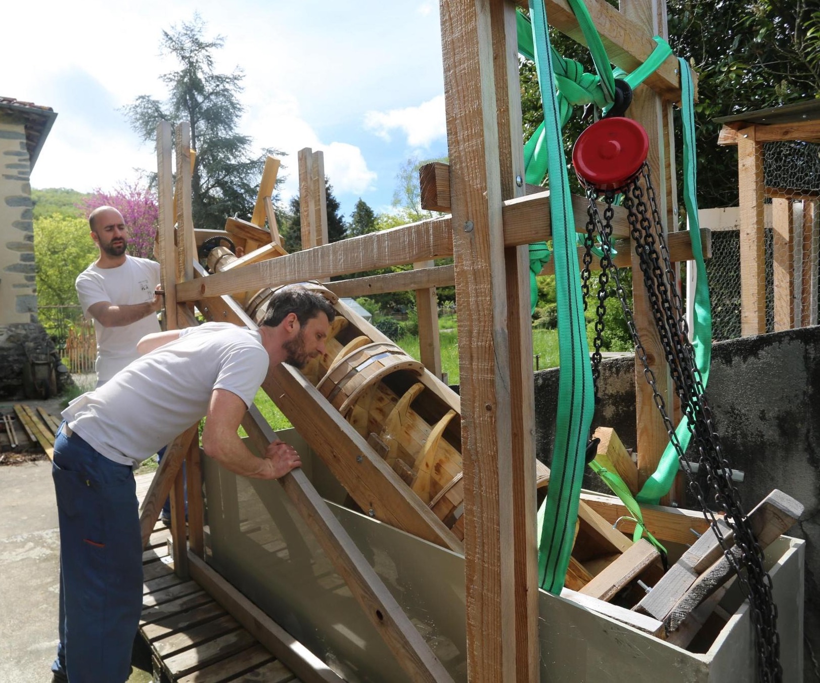 Journée portes-ouvertes du tiers-lieu Rêver les futurs pour découvrir une turbine hydroélectrique en bois