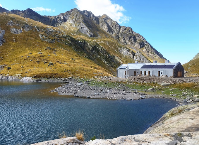 Refuges autour de Luchon : où dormir en altitude cet été ?