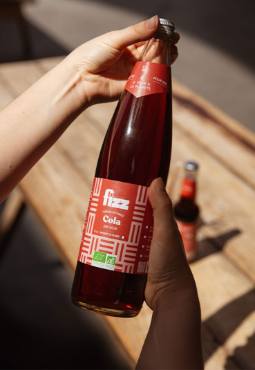 Les colas artisanaux et bio : une alternative engagée aux sodas industriels