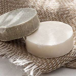 Cosmétiques solides : un choix engagé pour une beauté plus propre ?