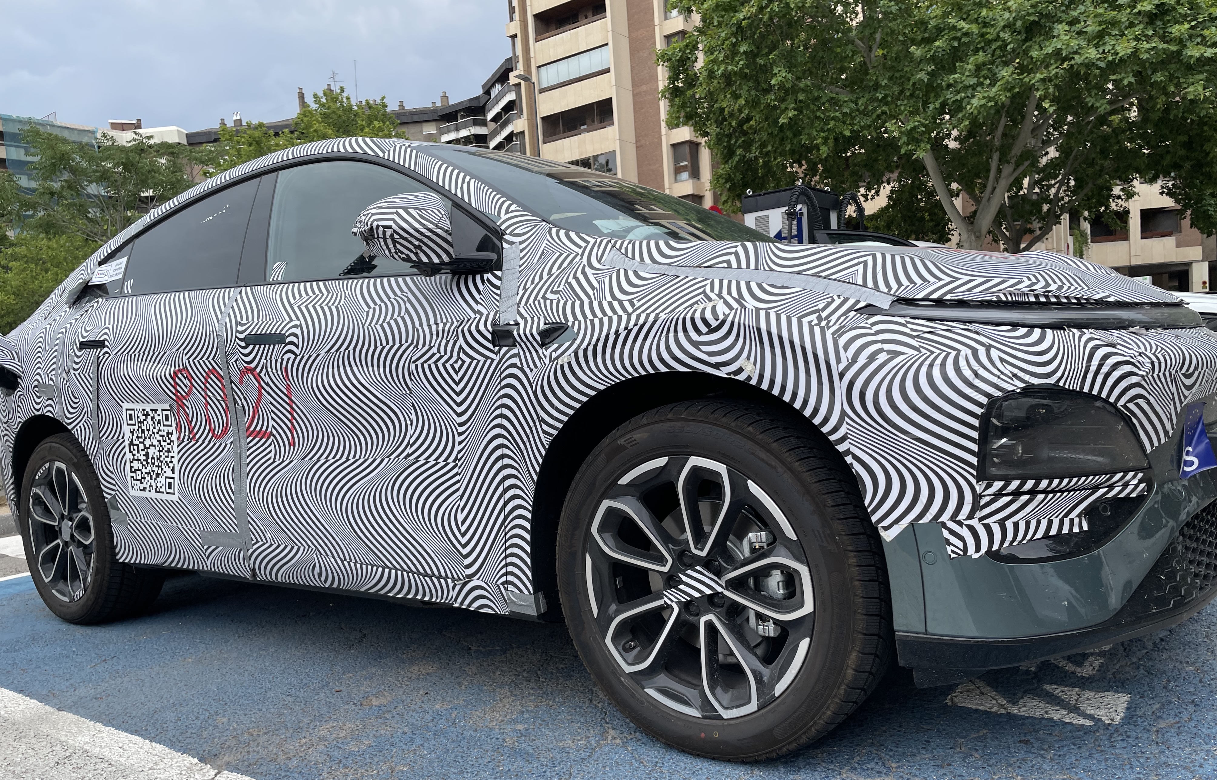 Xpeng G6 2025 : la nouvelle version camouflée circule à Saragosse