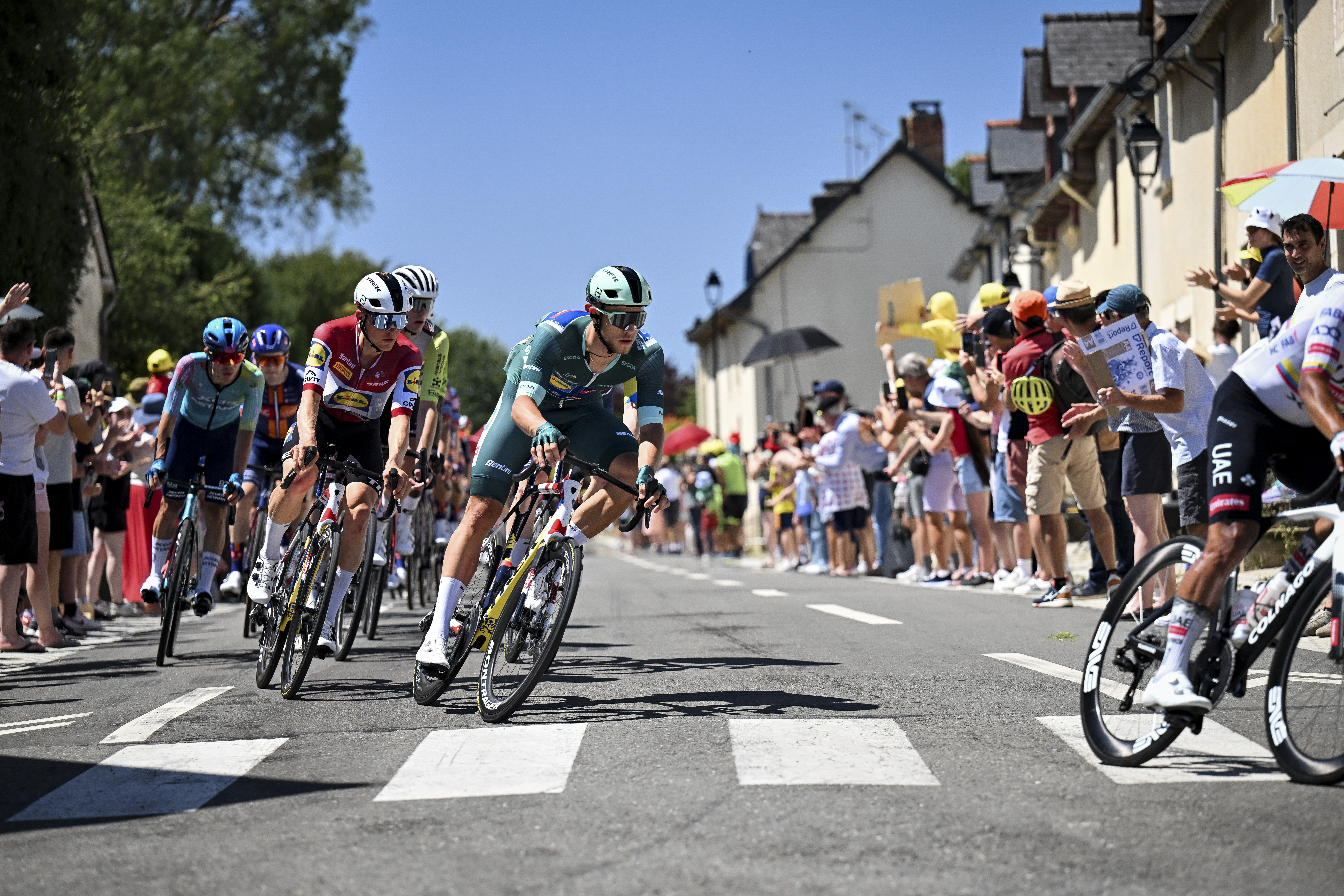Tour de France 2025 : Jonathan Milan s'impose enfin à Laval et conforte son maillot vert