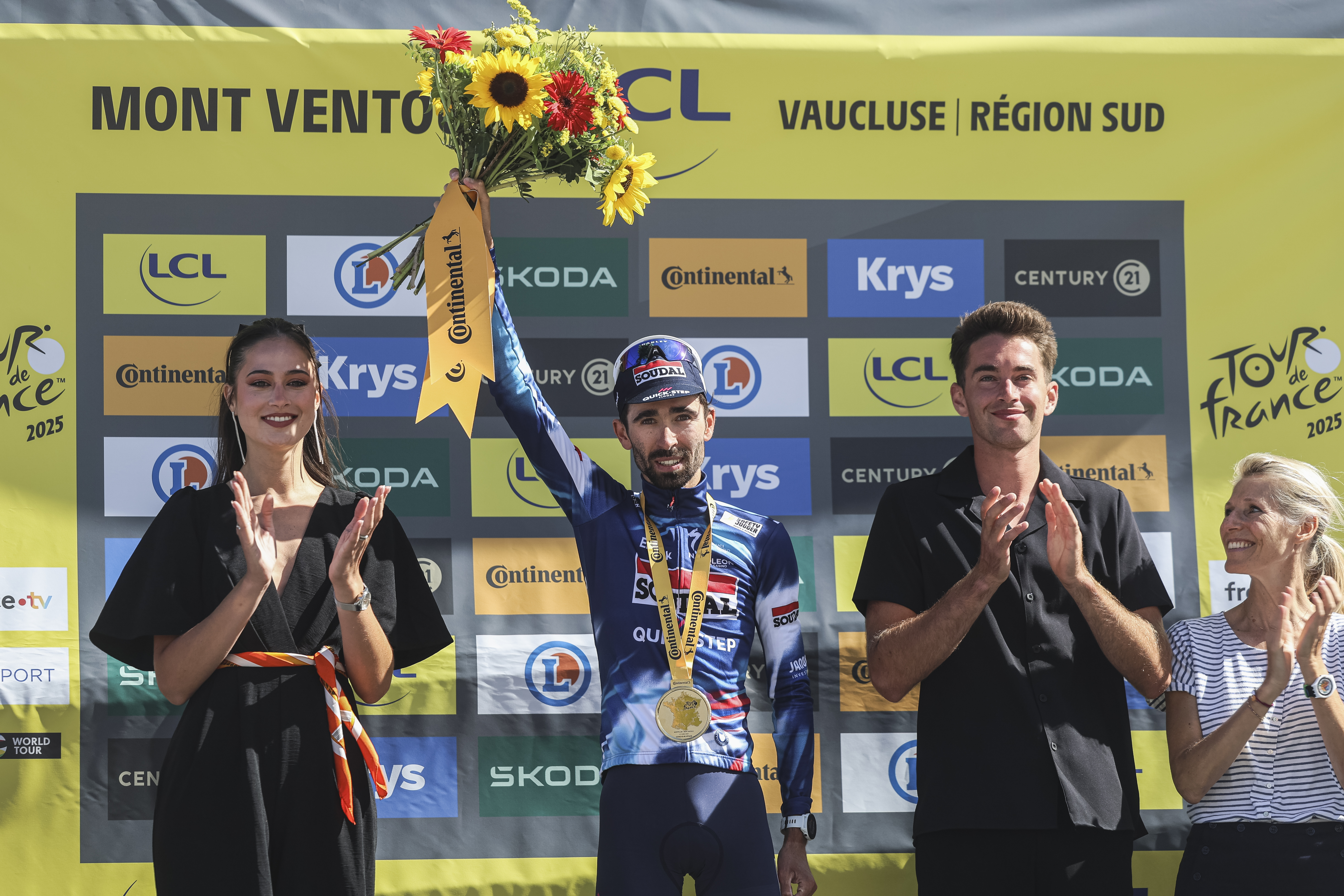 Valentin Paret-Peintre triomphe au Mont Ventoux dans l'étape 16