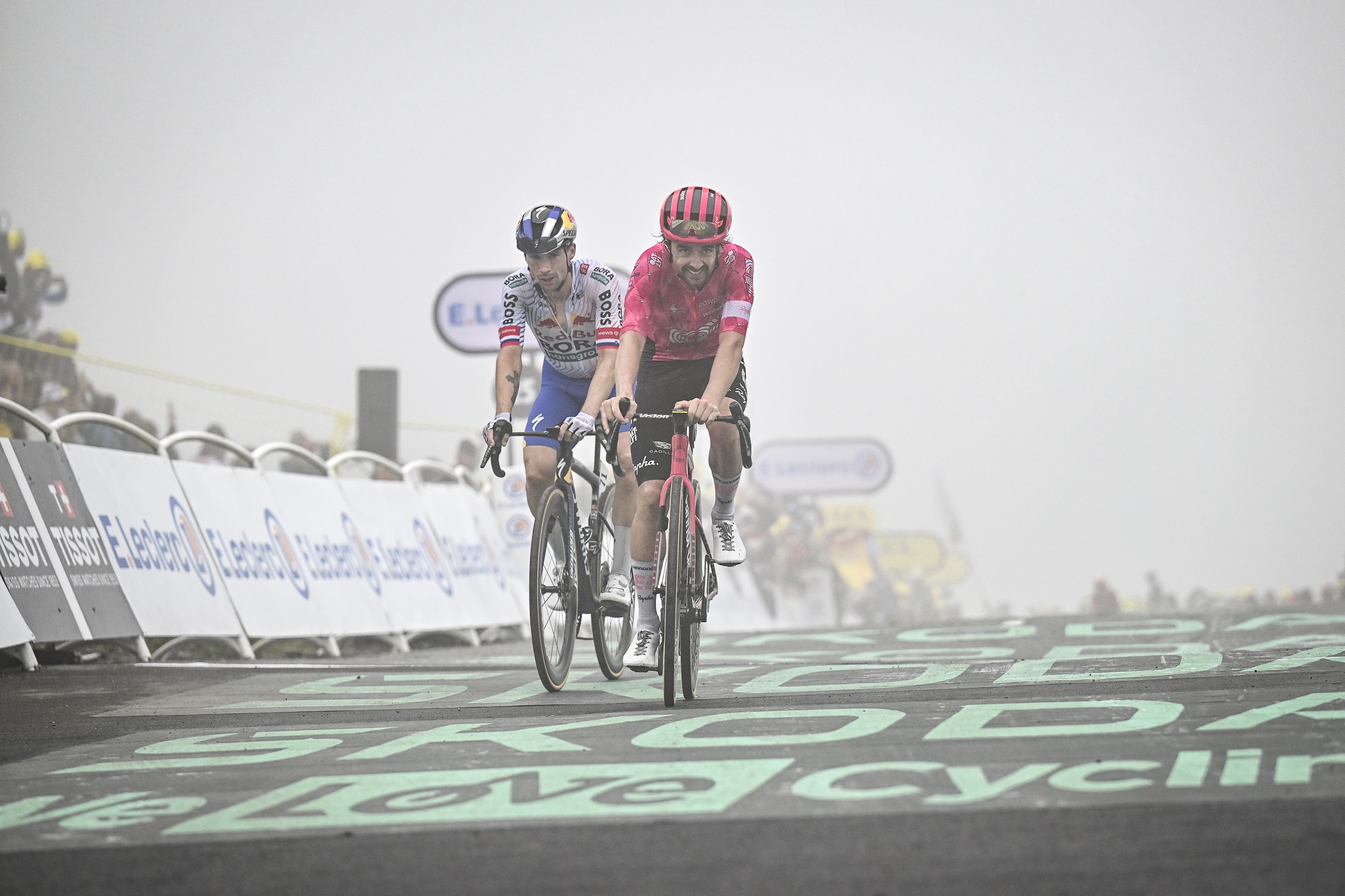 Primož Roglič le vétéran aux premiers rangs du Tour de France 2025