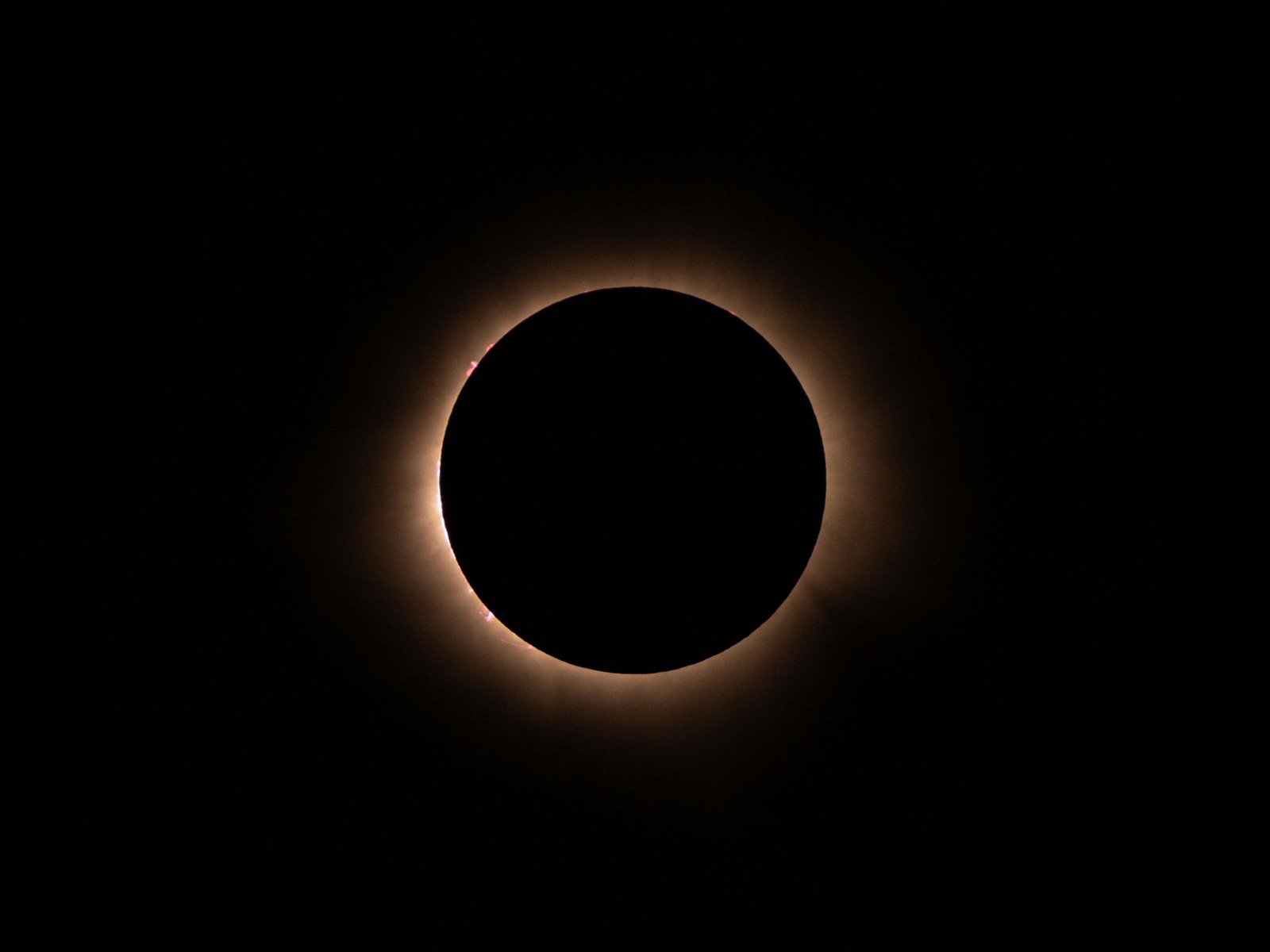 Éclipse du 12 août 2026 : où l'observer depuis les Pyrénées, sans courir en Espagne