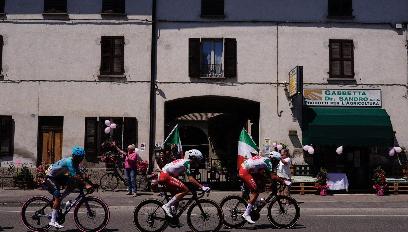 Giro 2026 étape 15 : Fredrik Dversnes crée l’exploit à Milan, l’échappée piège les sprinteurs