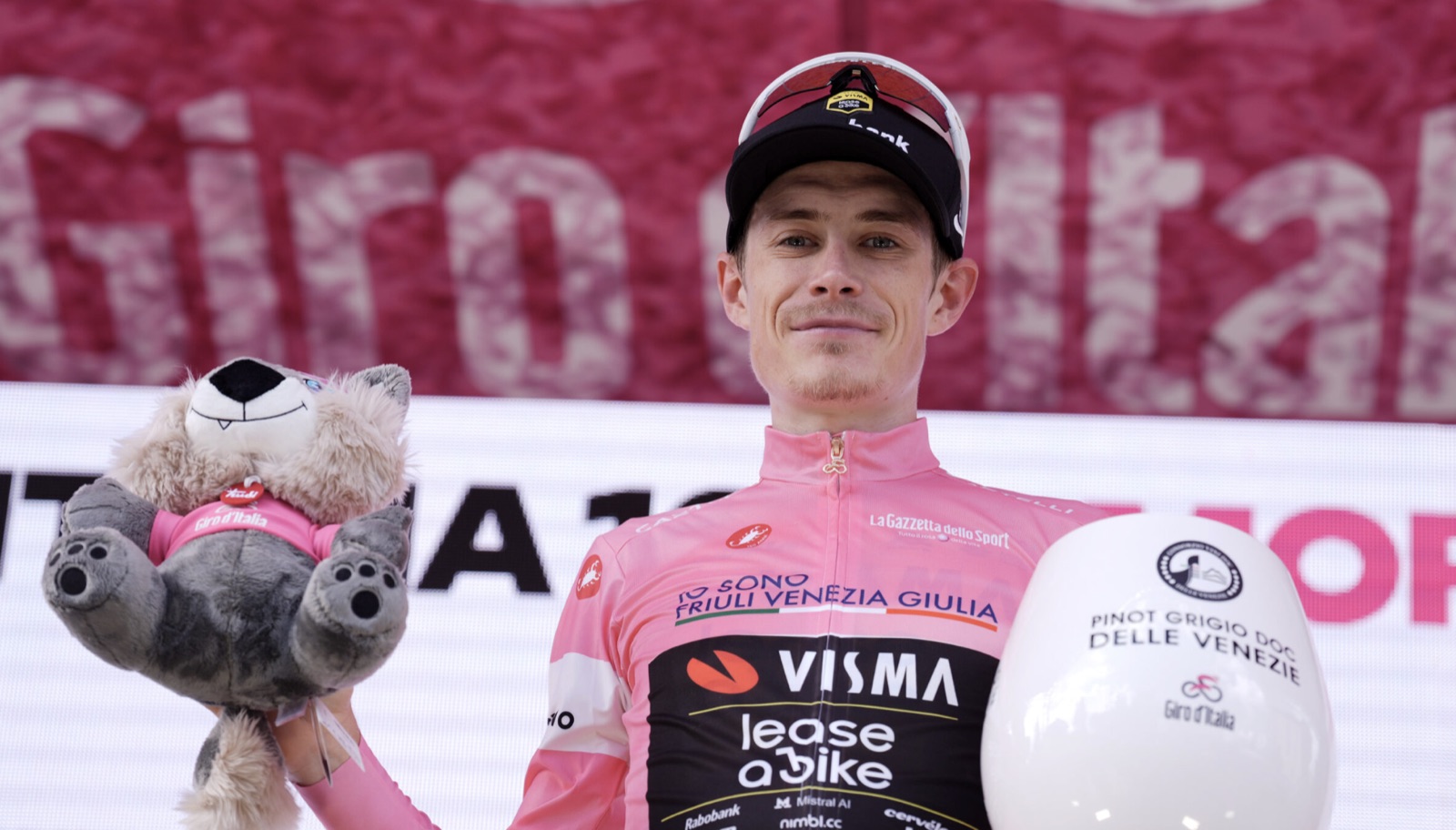 Giro 2026 étape 17 (direct) : Rémi Cavagna en cavalier seul vers Andalo, Narvaez reprend la Cyclamen