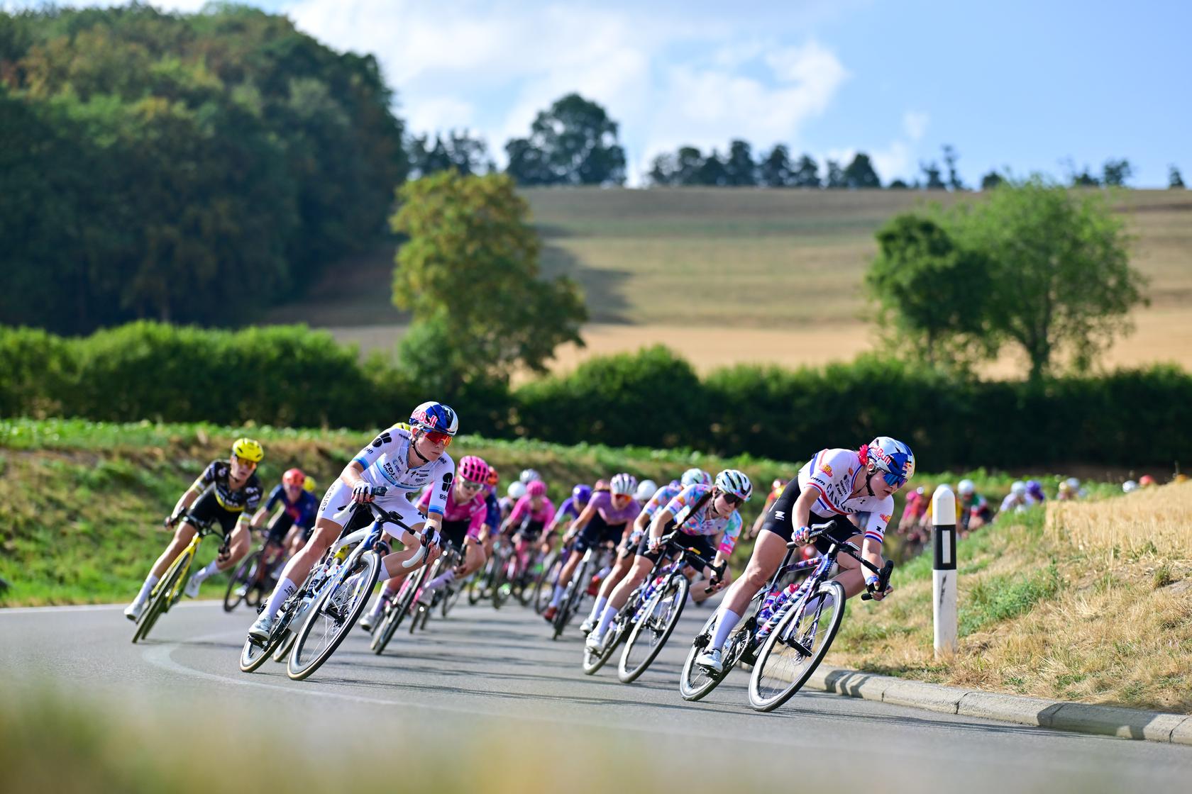 Tour de France Femmes 2026 : Lorena Wiebes gagne la 1re étape et le maillot jaune