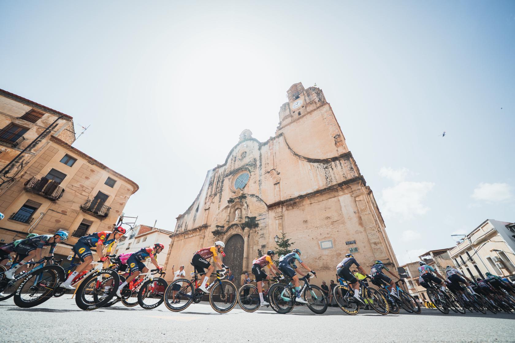 Vuelta 2026 : Matthew Brennan gagne au sprint à Roquetes