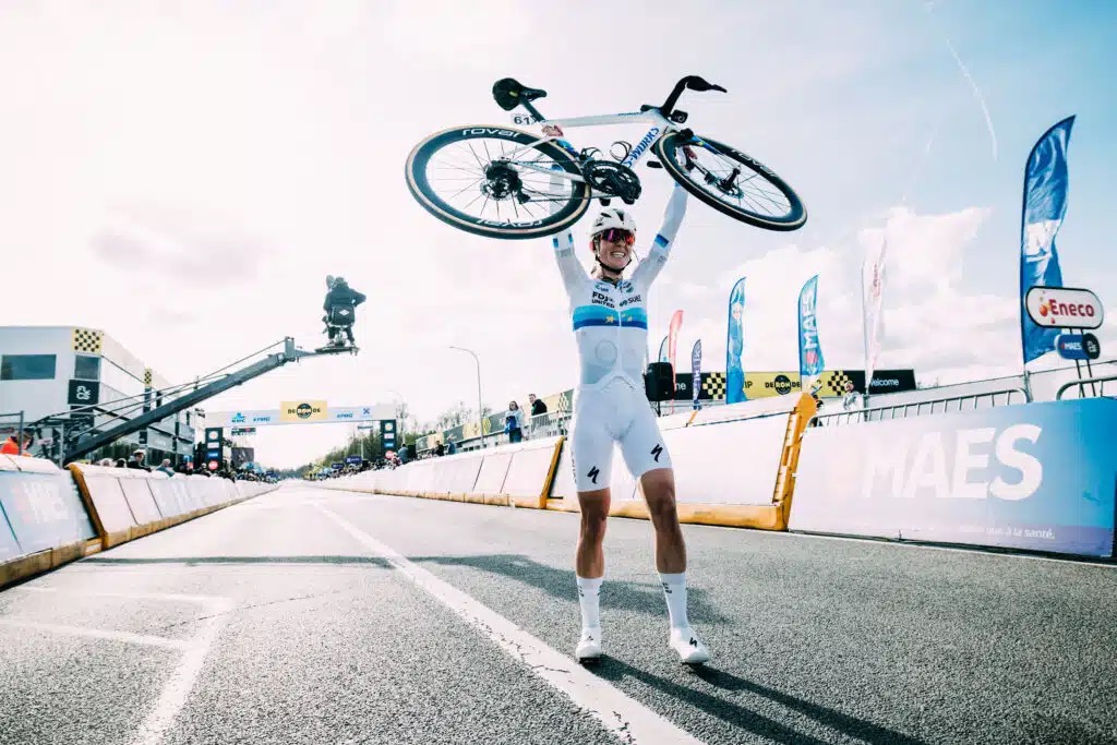 Mondiaux de cyclisme : Vollering sacrée, trois Françaises dans le top 10