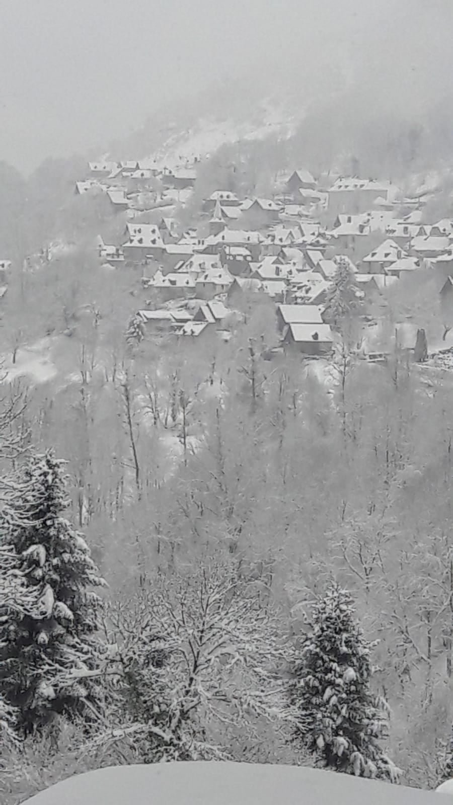 Melles sous la neige ce dimanche 10 janvier 2021