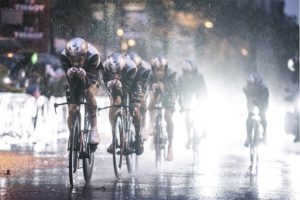 Vuelta 2023 Contre la montre par équipe dans la nuit et sous la pluie