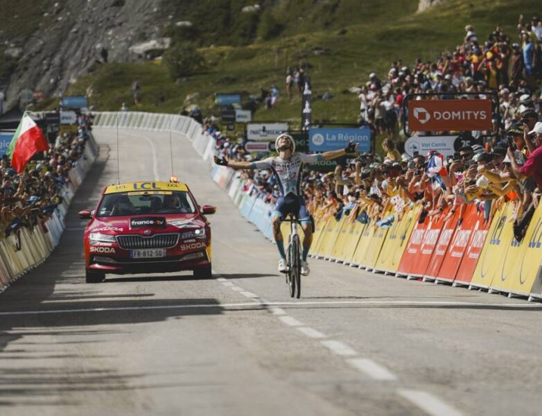 Lenny Martinez remporte la dernière étape du Critérium du Dauphiné 2025