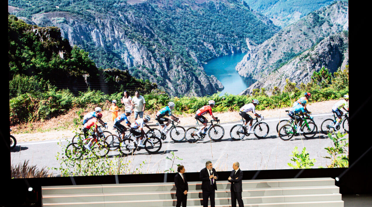 LA VUELTA 2025 J-10