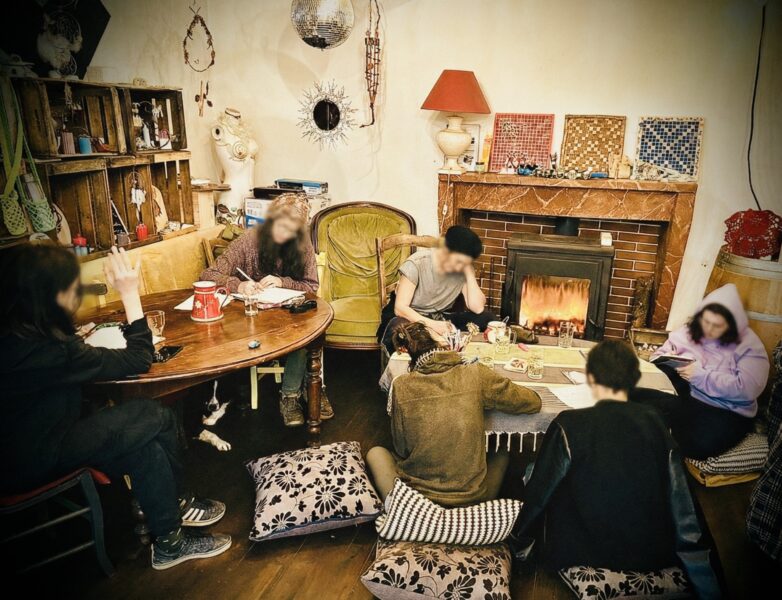 lecture Atelier-ecriture-residence-artistique-credit-Sarah-Idrissi